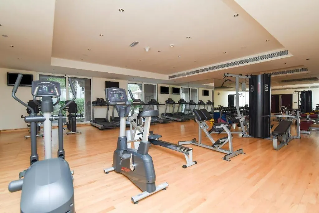 Royal Club By Rvhr, Grandeur Residence Crescent Palm Jumeirah Dubai