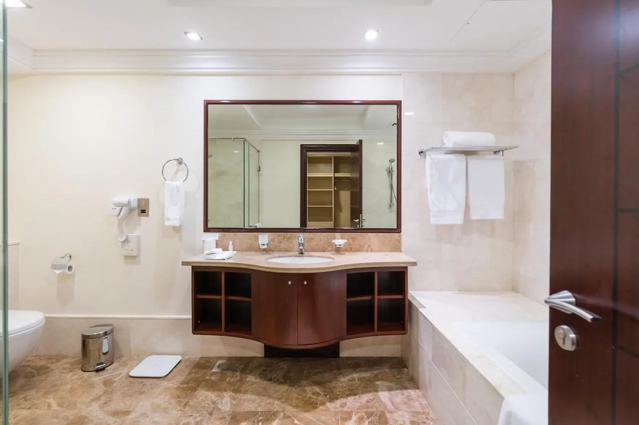 Royal Club By Rvhr, Grandeur Residence Crescent Palm Jumeirah Dubai 0*,  Emirati Arabi Uniti