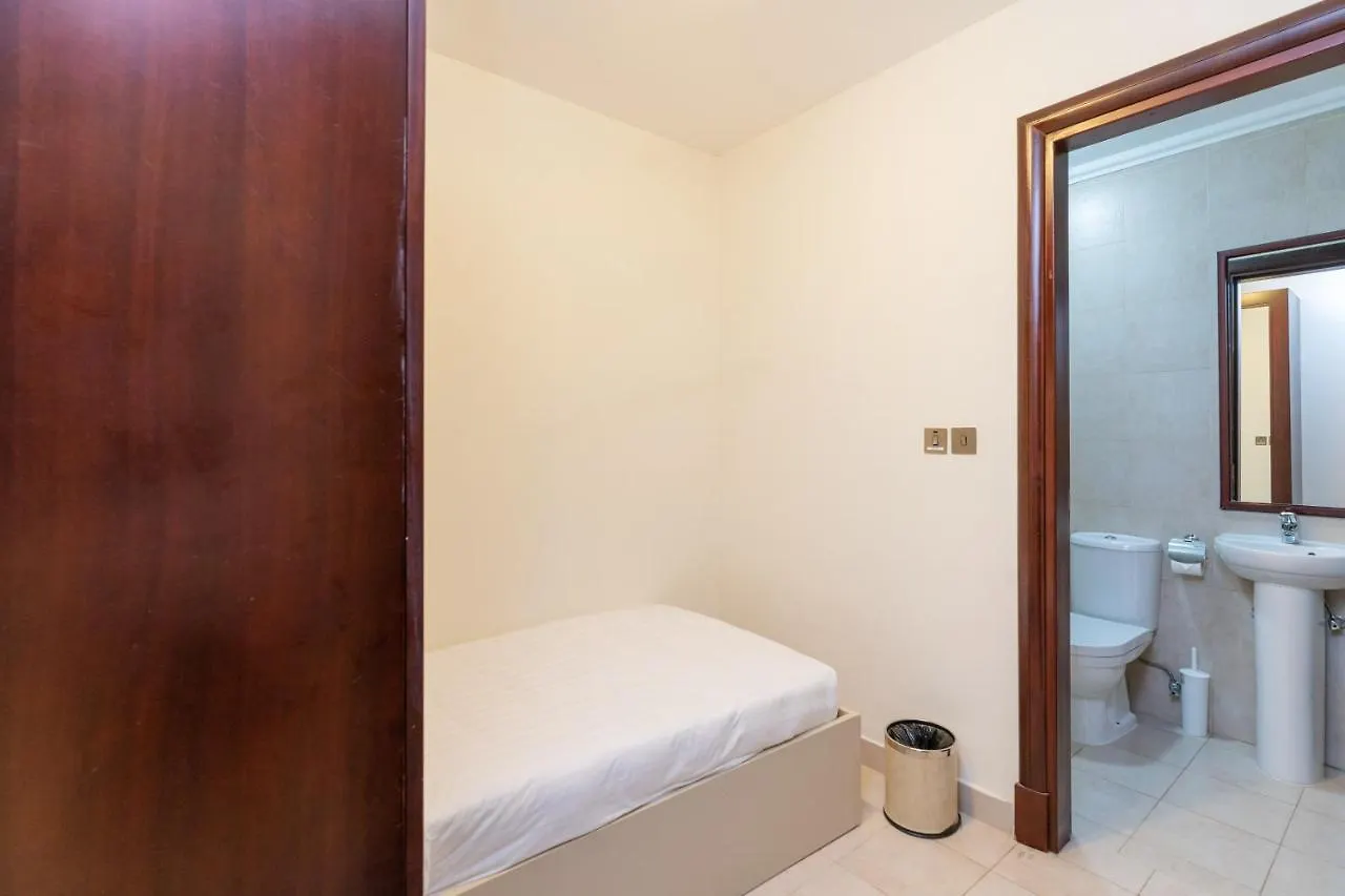 Royal Club By Rvhr, Grandeur Residence Crescent Palm Jumeirah Dubai