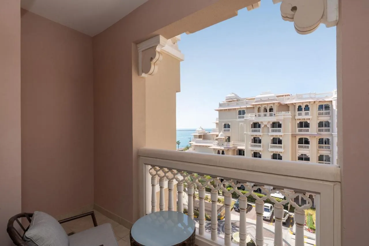 Royal Club By Rvhr, Grandeur Residence Crescent Palm Jumeirah Dubai